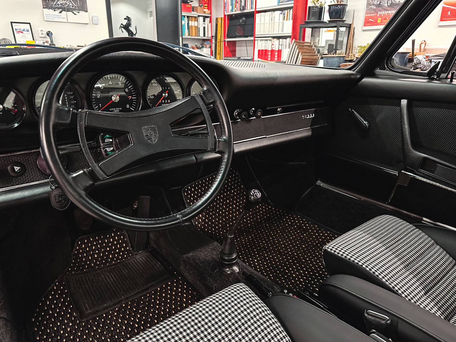 Interiörbild 1970 Porsche 911 E Targa