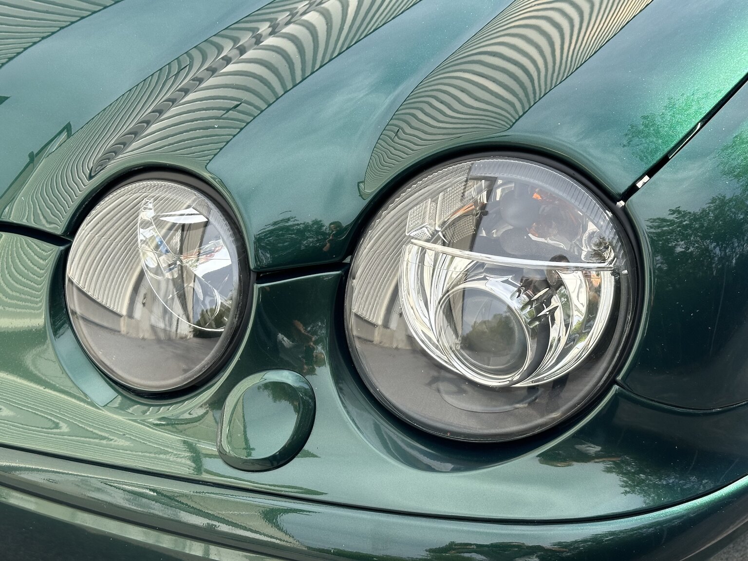 Exterior image of 2003 Jaguar S-Type R