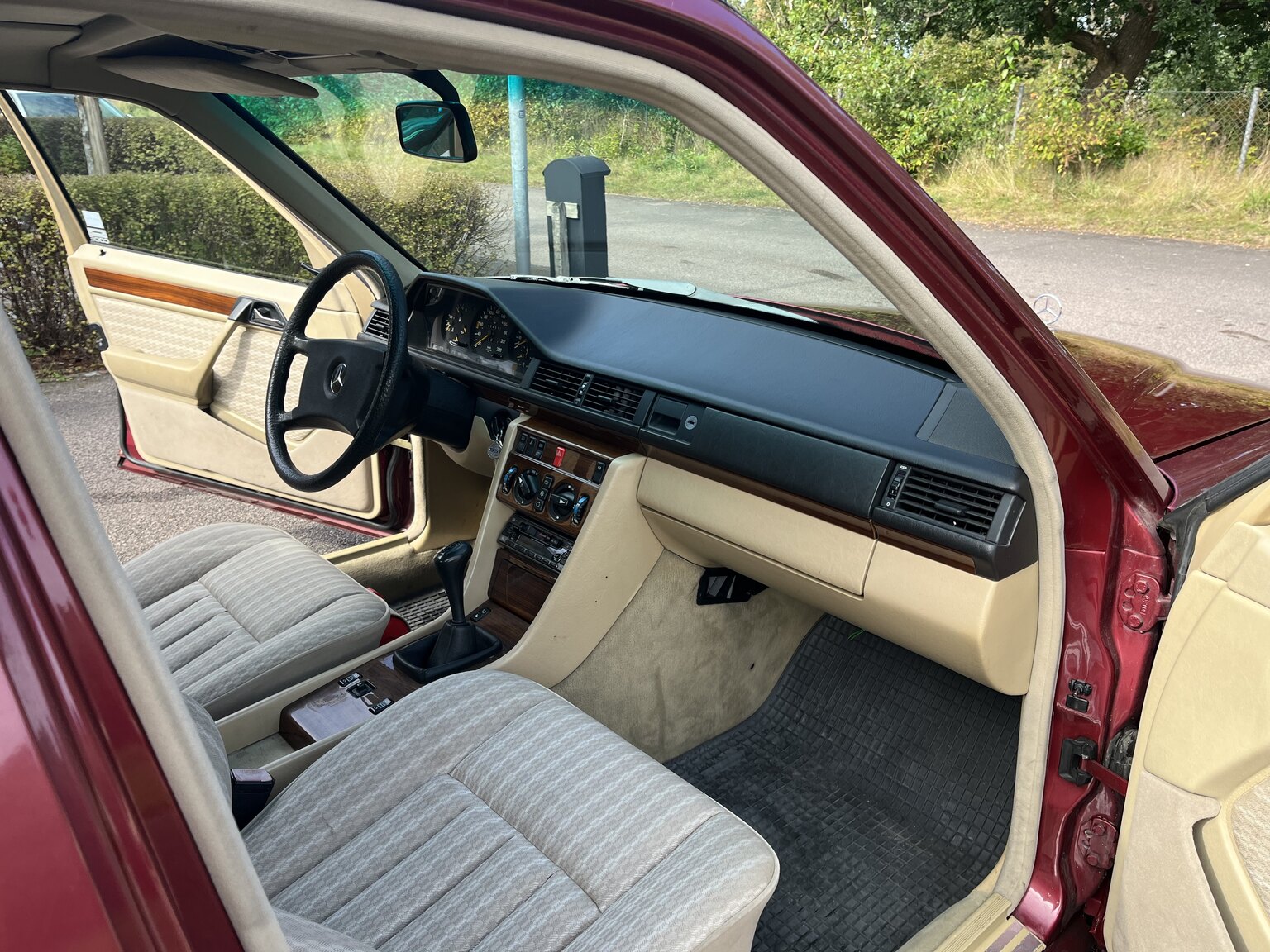 Interiörbild 1990 Mercedes-Benz 230 E
