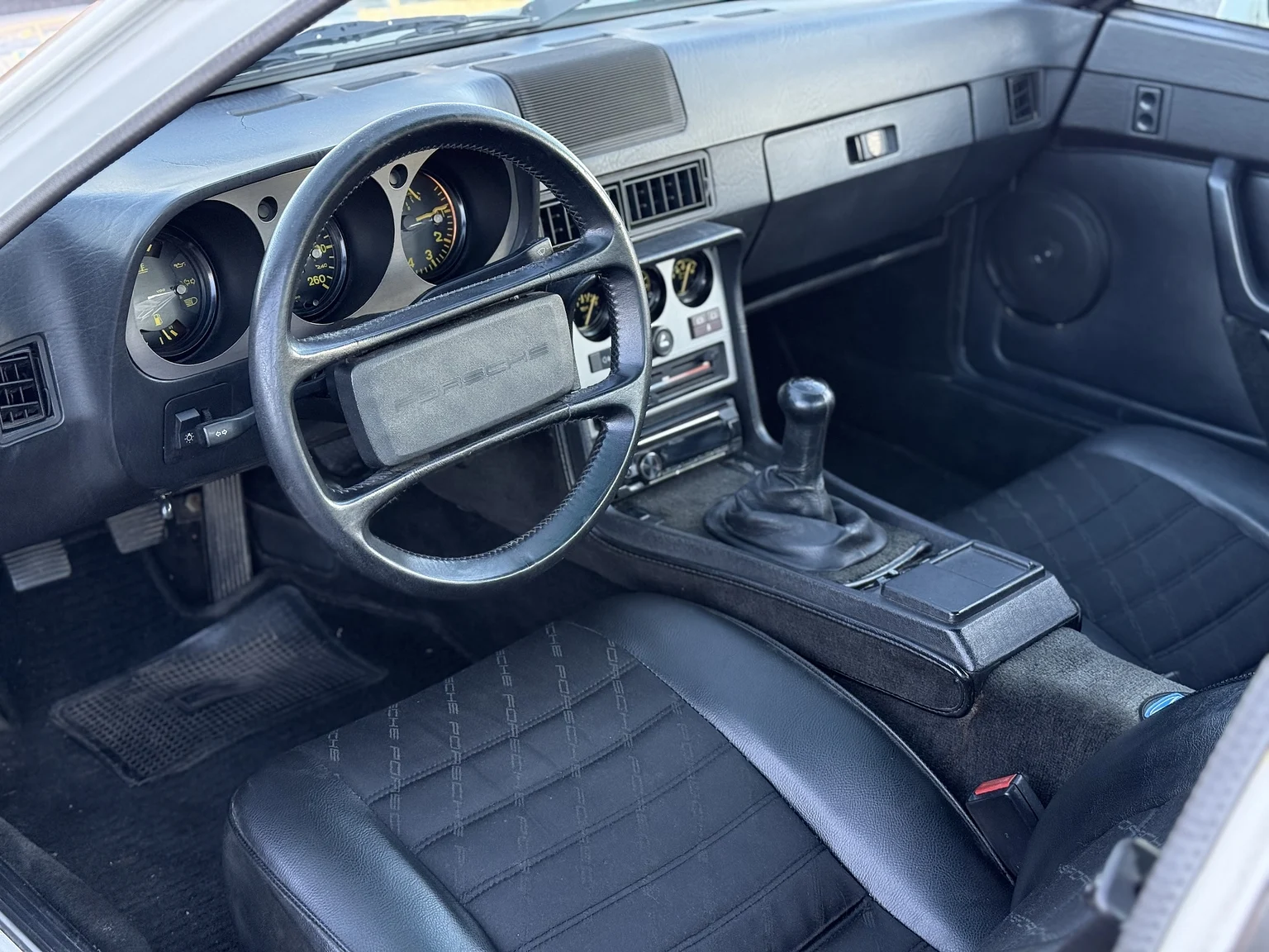 Interiörbild 1984 PORSCHE 944 Targa (1)