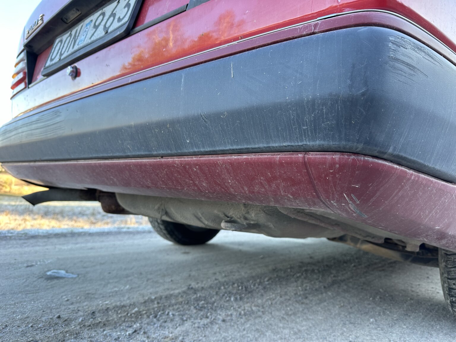 Exteriörbild på 1990 Mercedes-Benz 200 E