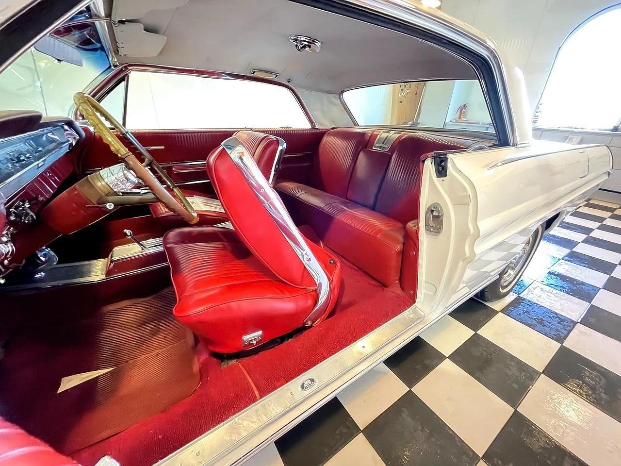 Bild von 1962 Pontiac Grand Prix (22)