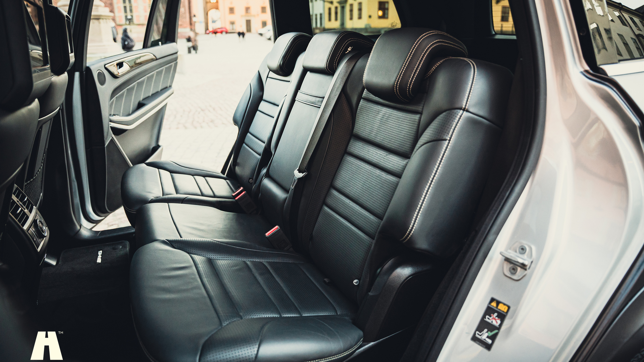 Innenraumfoto von 2017 Mercedes-Benz GLS 63 AMG (74)