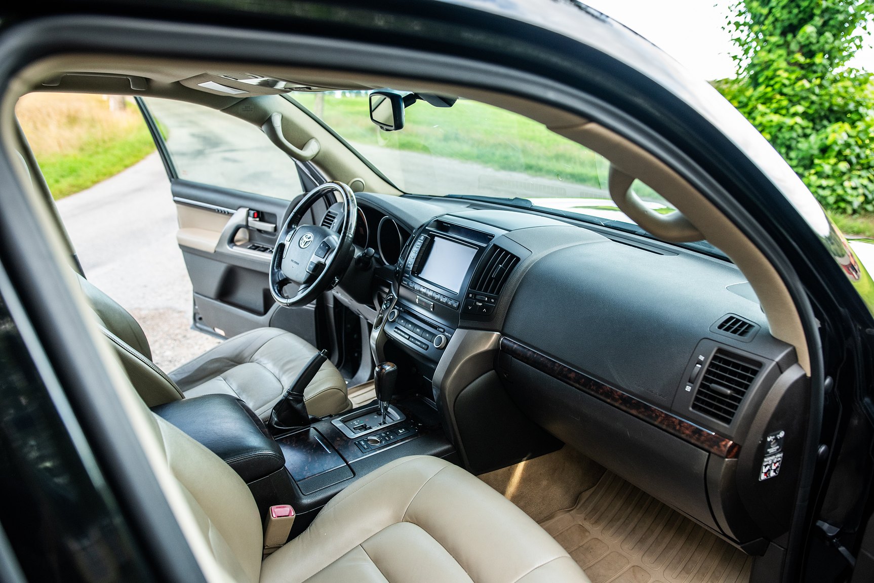 Interior image of 2008 Toyota Land Cruiser 4.5 4WD V8