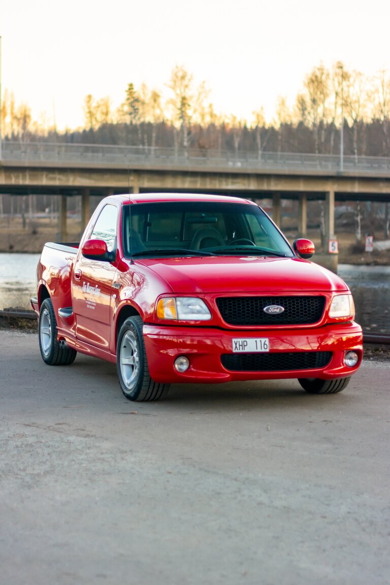 Exteriörbild på 2000 FORD F-150 SVT Lightning