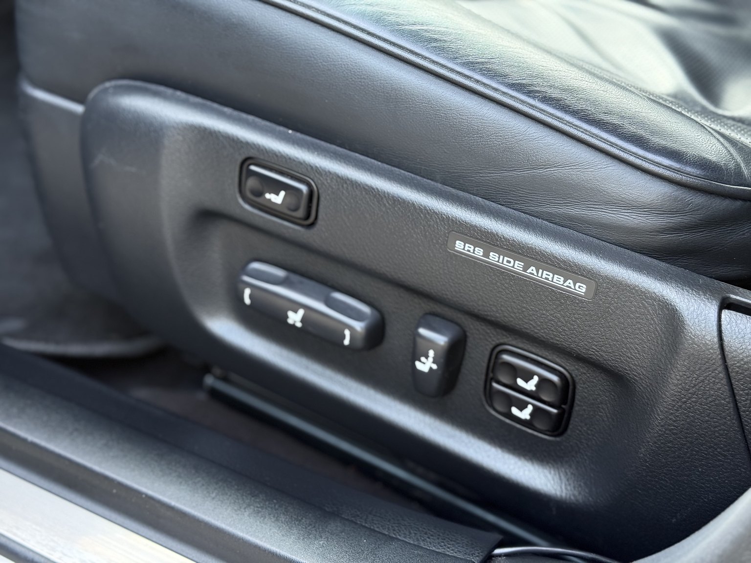 Interior image of 2005 Lexus LS 430 4.3 V8