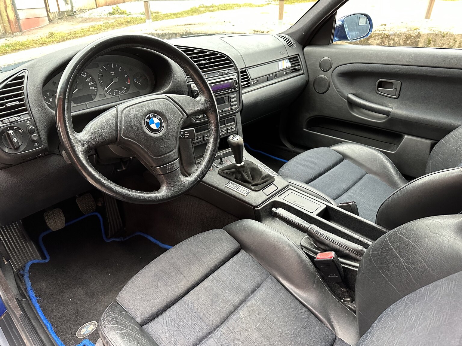 Interiörbild 1996 BMW 328i Coupé E36 M-Sport