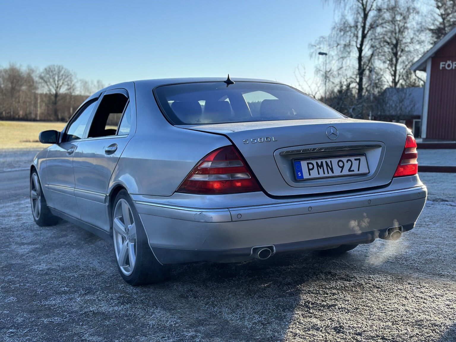 Exteriörbild på 1999 Mercedes-Benz S 500 L