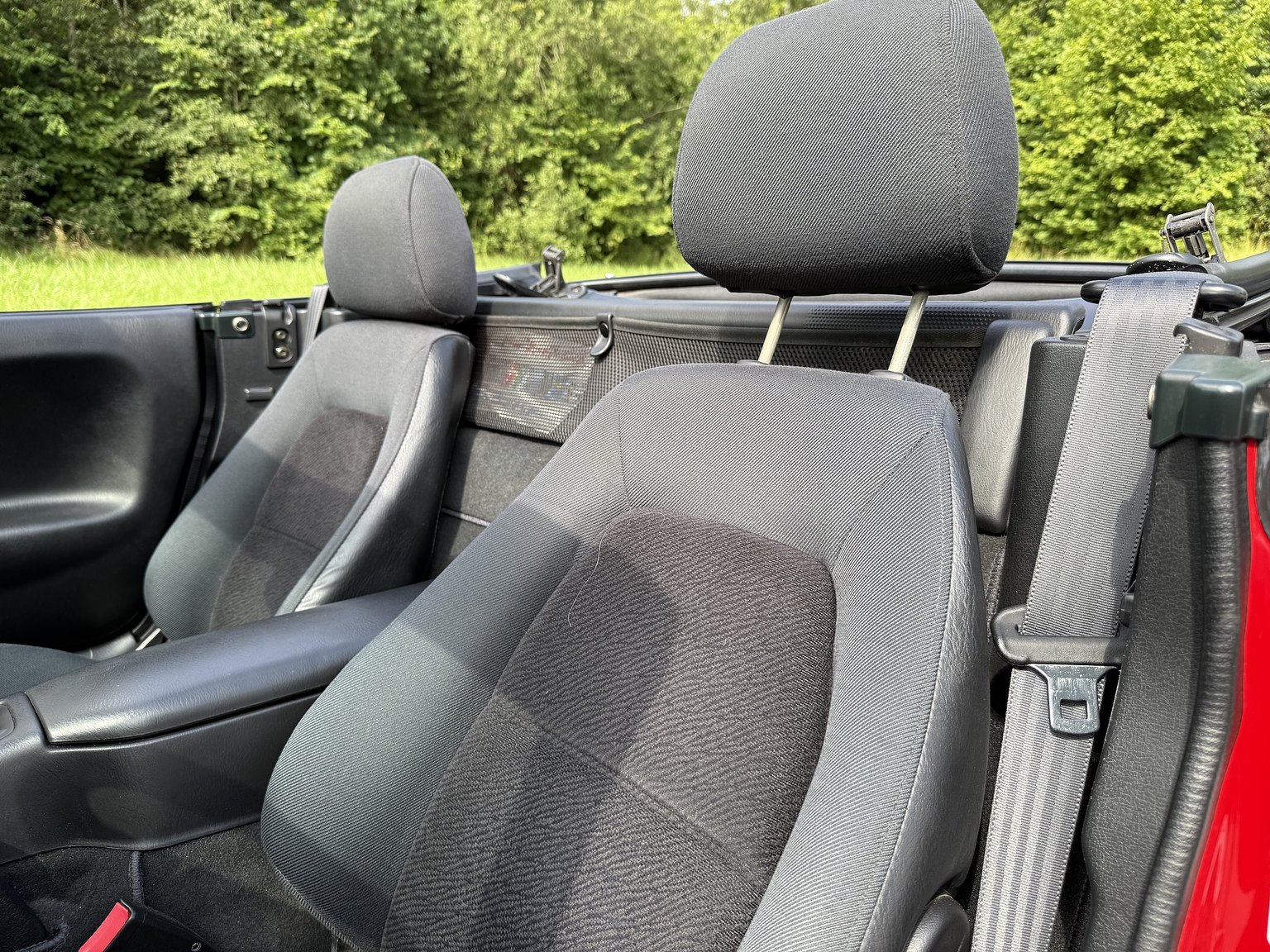 Interior image of 1999 Mazda MX-5
