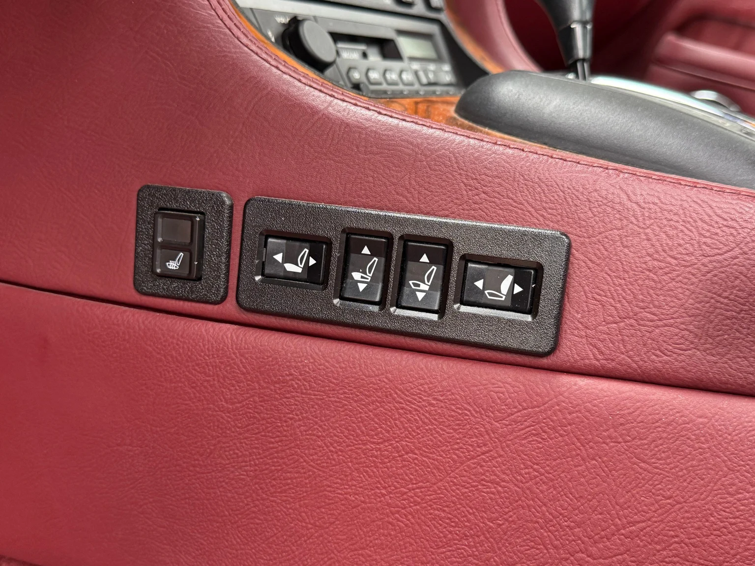 Interior image of 1988 Daimler Six (16)