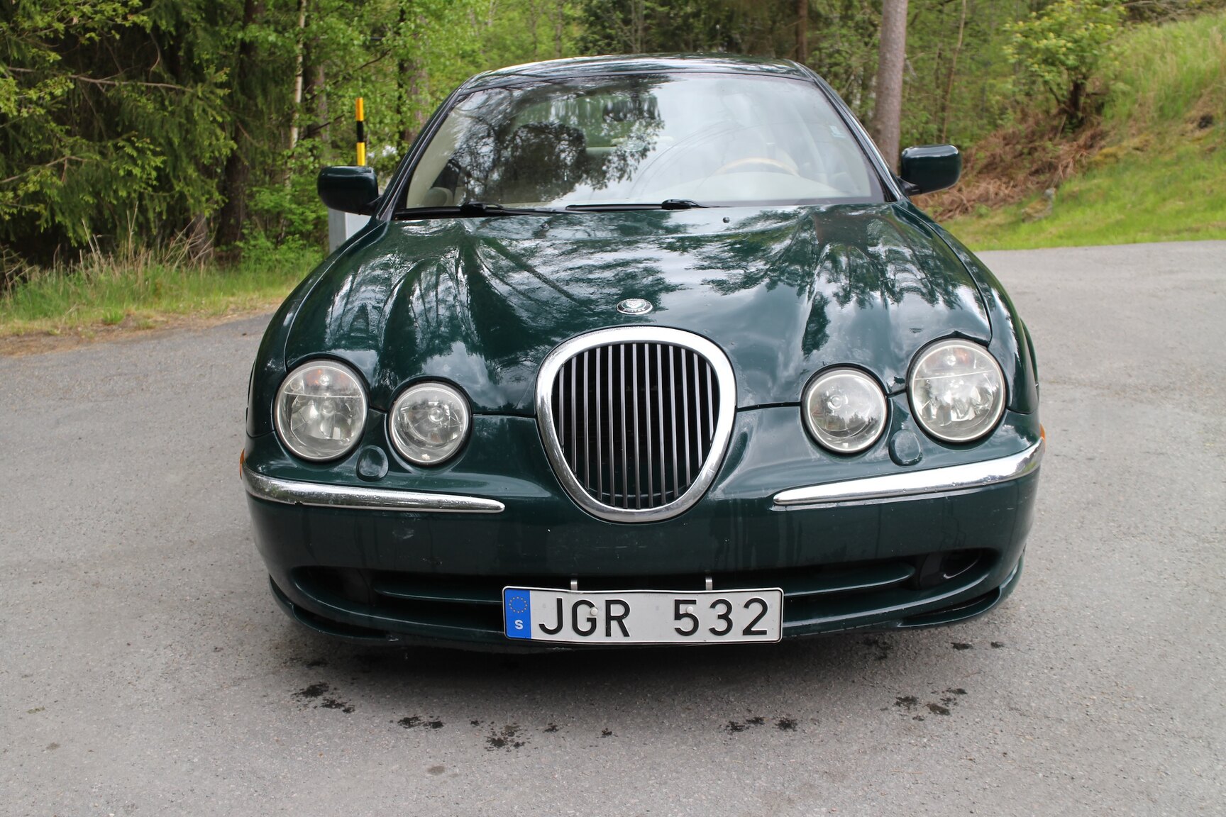 Exterior image of 1999 Jaguar S-Type V6