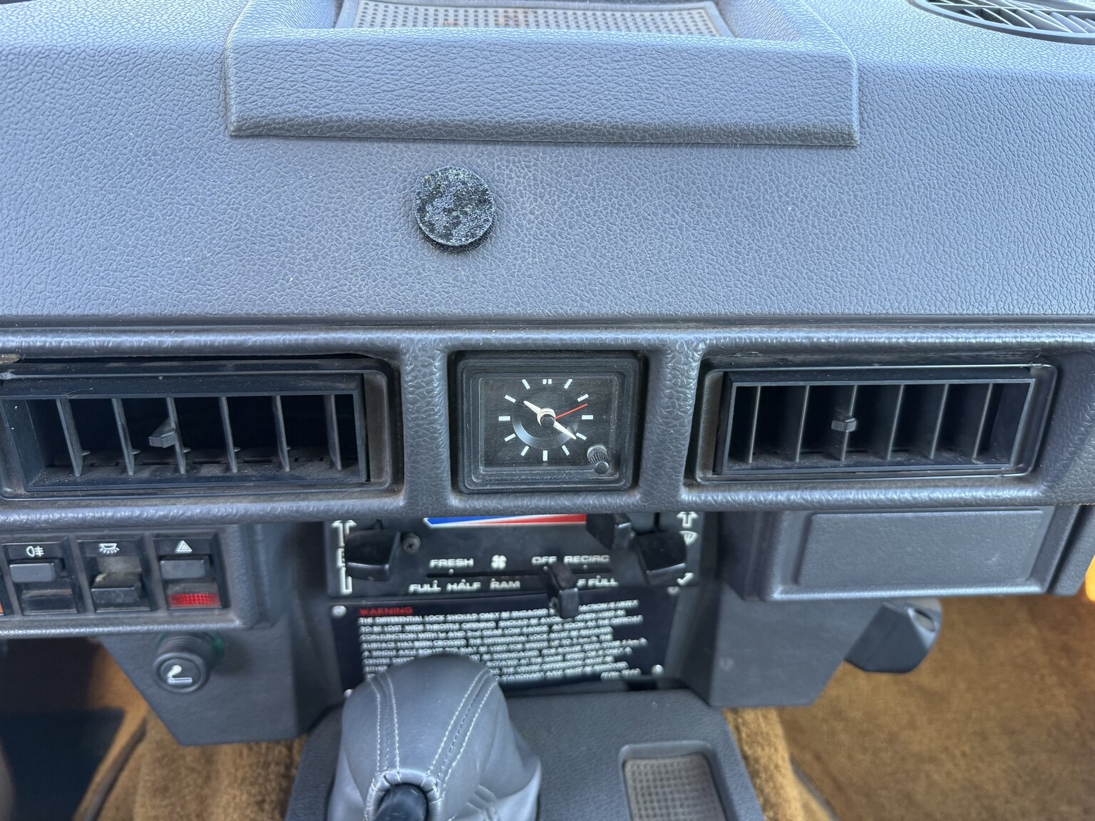 Interior image of 1985 Land Rover Range Rover 3.5 V8