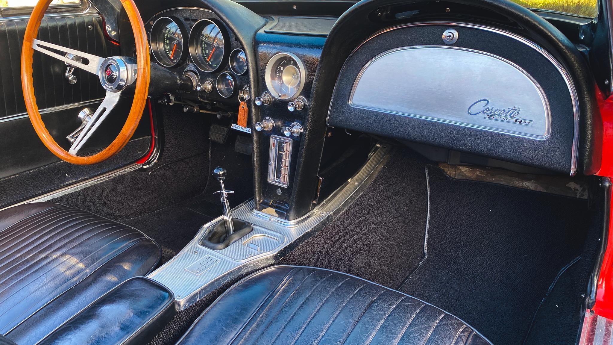 Interior image of 1963 Corvette C2 Stingray