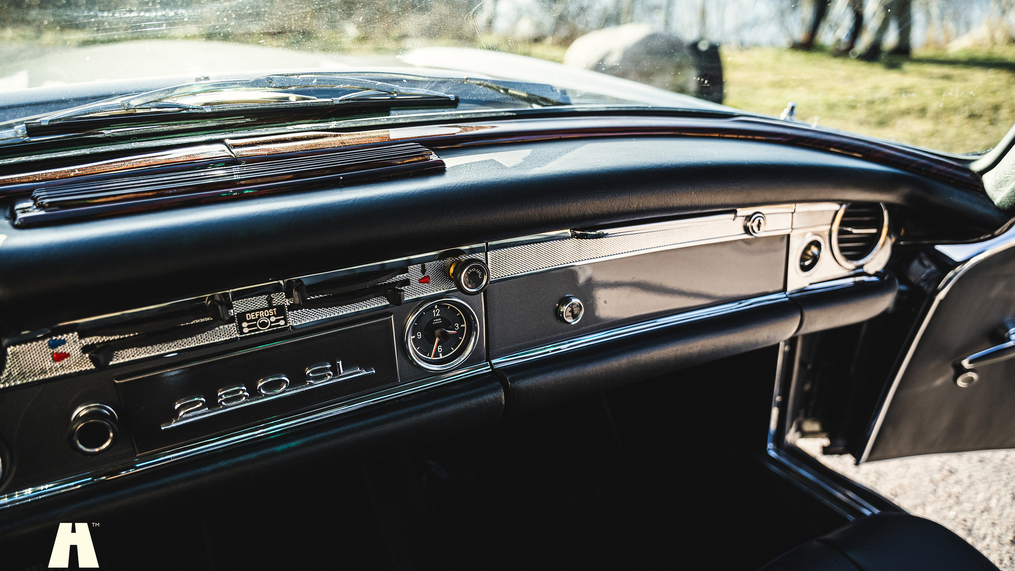 Interiörbild 1970 Mercedes 280 SL Pagoda (27)