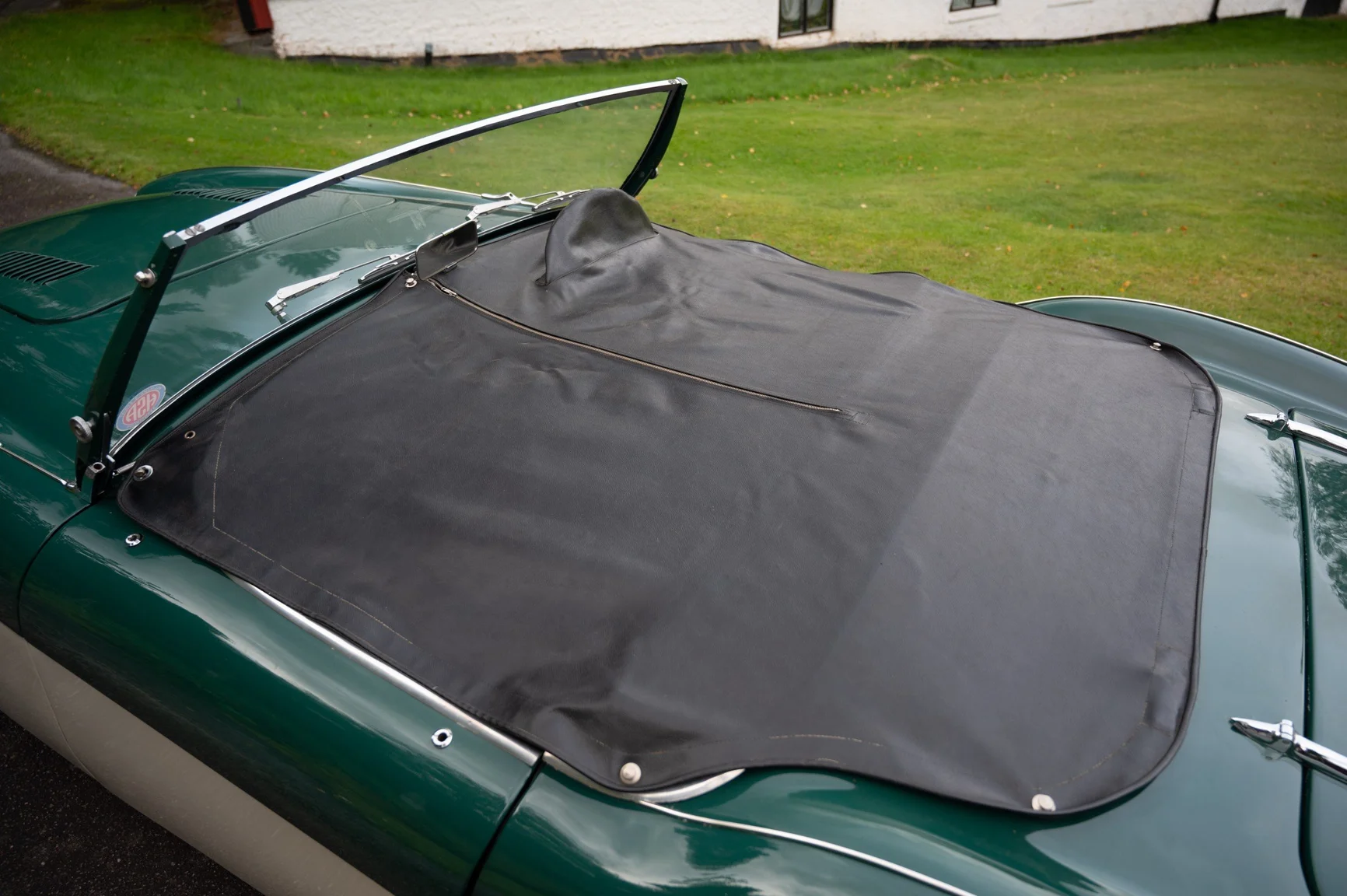 Image of 1954 Austin-Healey 100 (1) miscellaneous