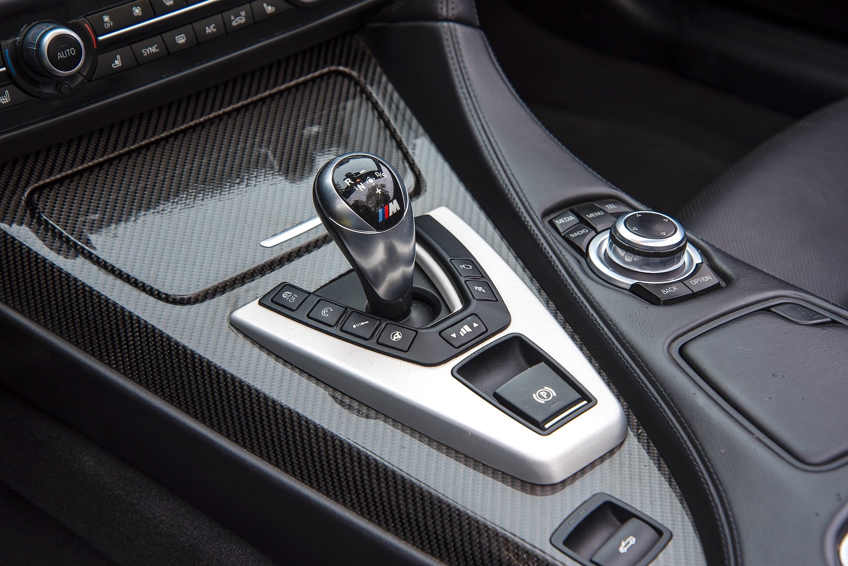 Interior image of 2014 BMW M6C