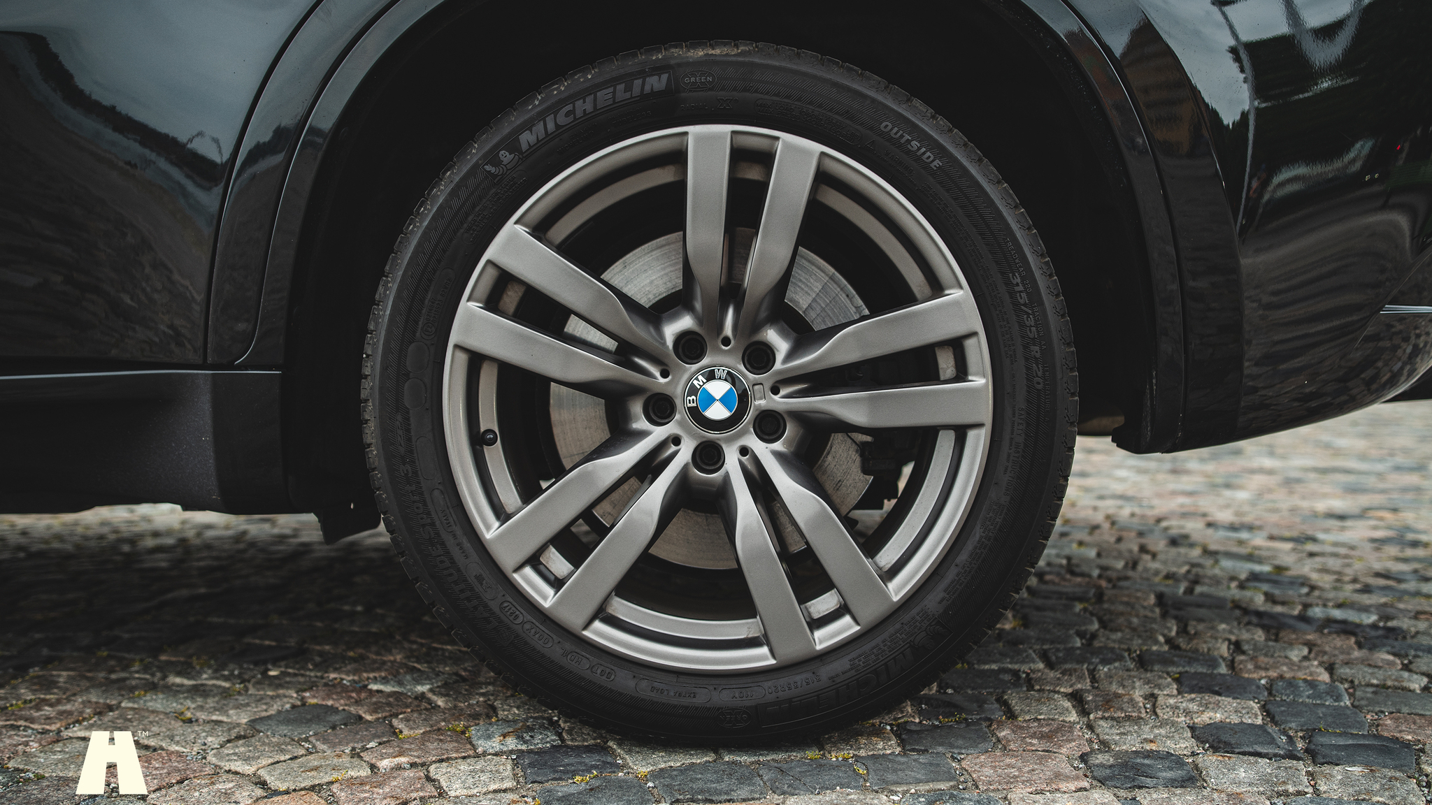 Exterior image of 2010 BMW X6 M Ferrita 555HK (41)