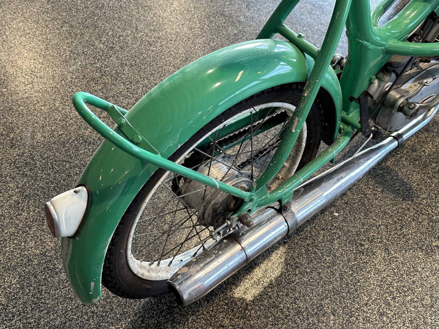 Exterior image of 1970 Cresent 1189 flakmoped