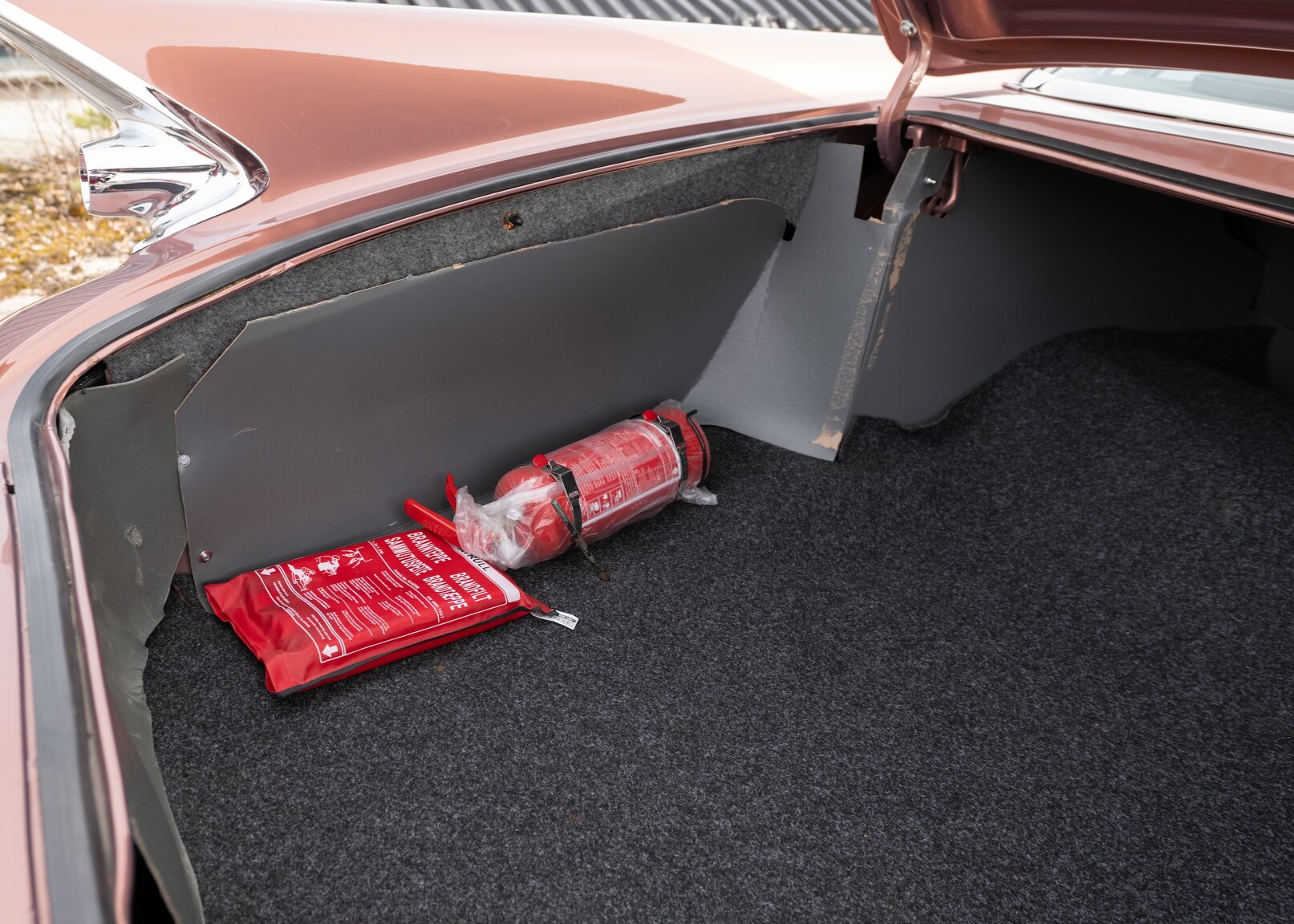 Interiörbild 1961 Chrysler New Yorker Sedan (49)