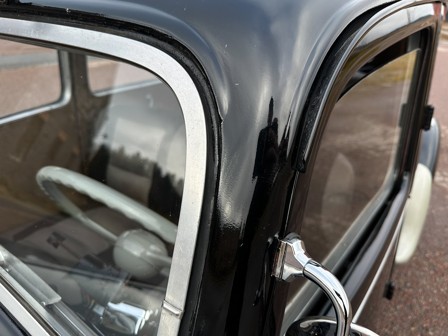 Exterior image of 1951 Citroën Berline 11 Sport