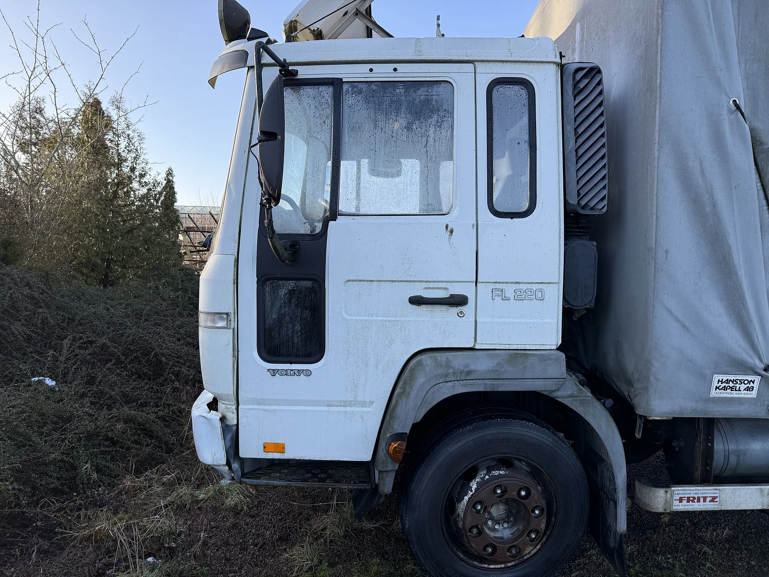 Exteriörbild på 2000 Volvo FL6 4x2 - NO RESERVE (38)