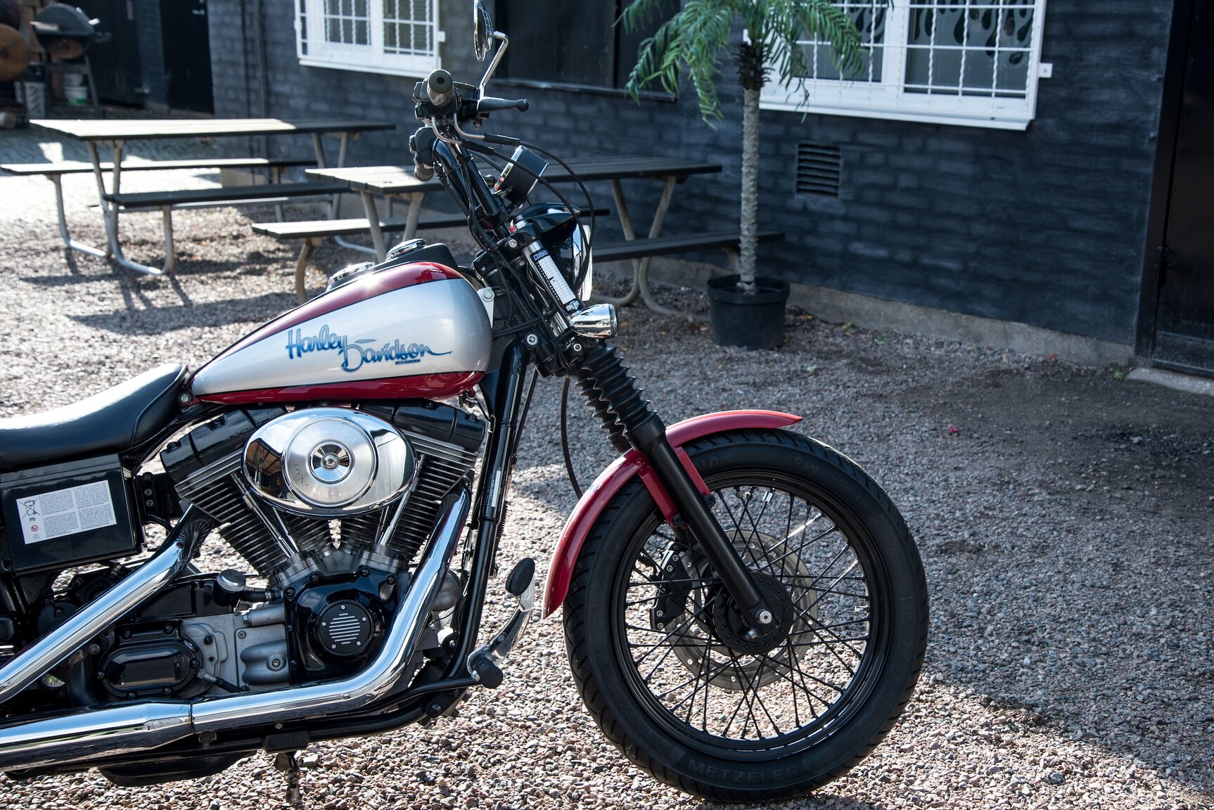 Exteriörbild på 2003 Harley Davidson Dyna Super Glide