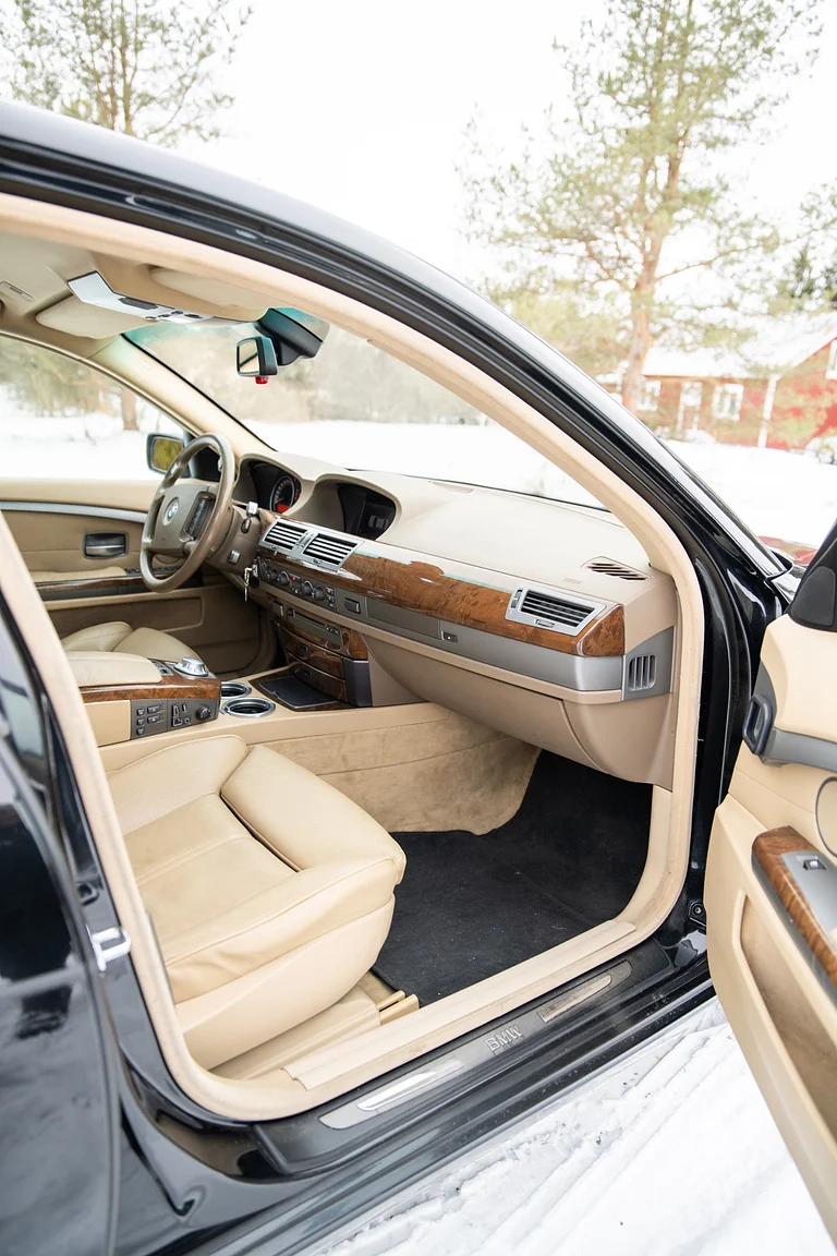 Interiörbild 2002 BMW  745 iA (25)