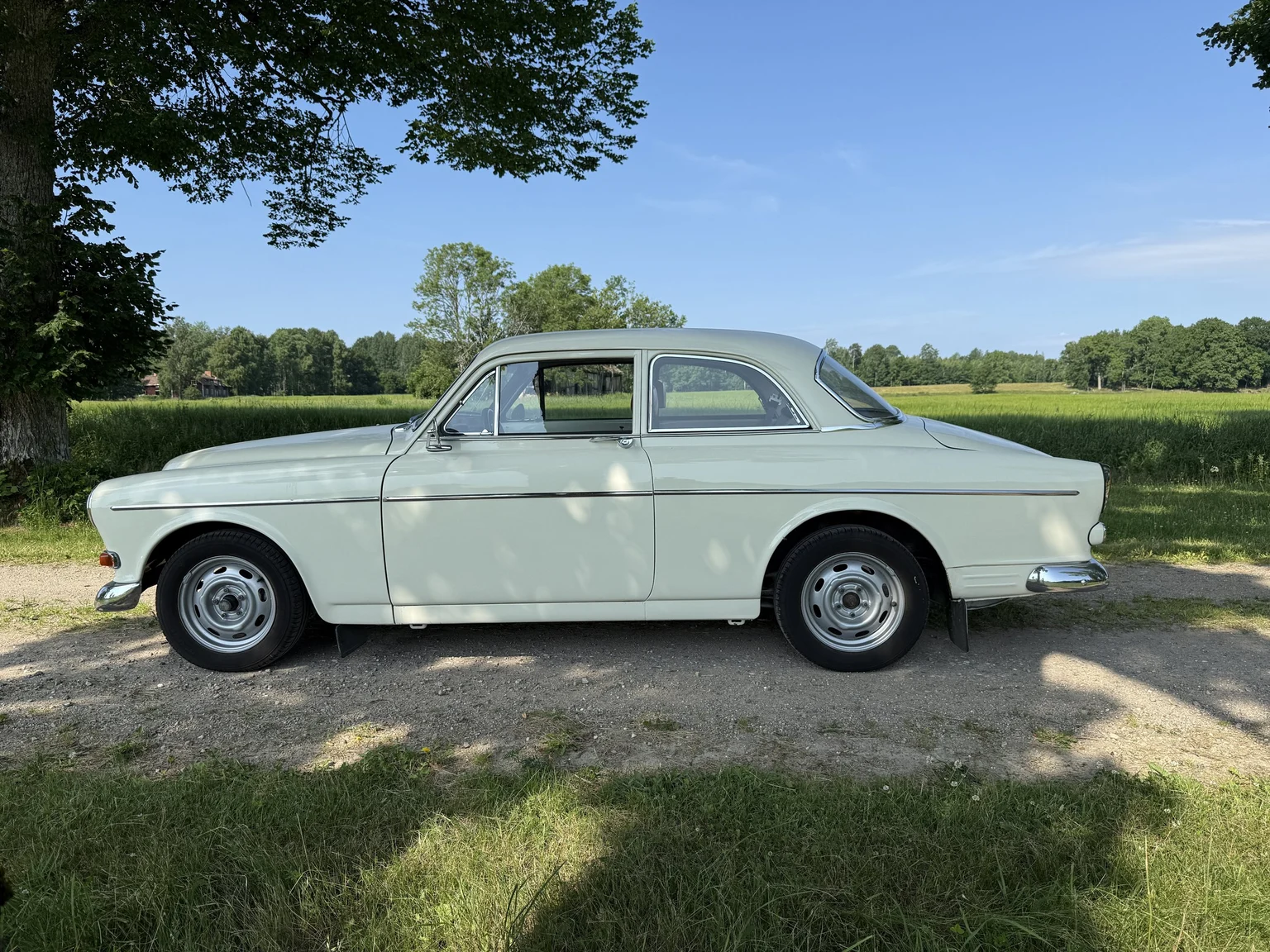 Exterior image of 1970 Volvo Amazon (10)