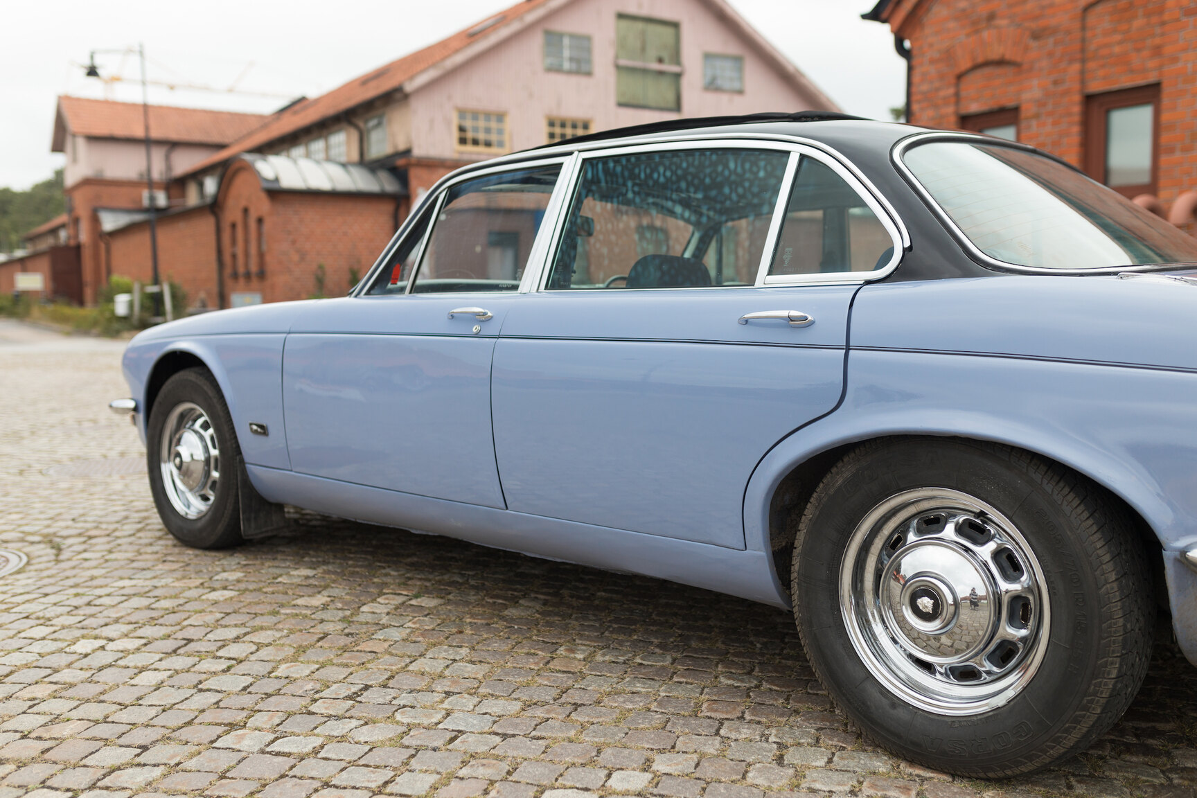 Exteriörbild på 1975 JAGUAR XJ6  (36)