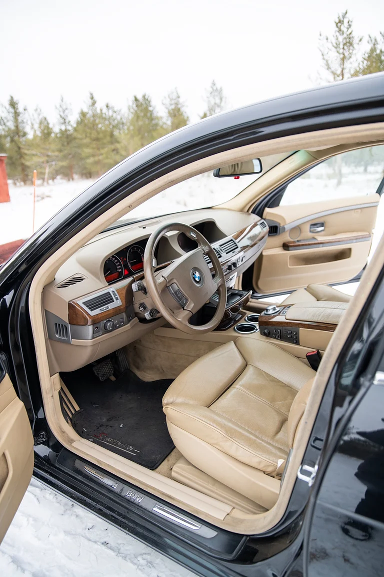 Interiörbild 2002 BMW  745 iA (1)