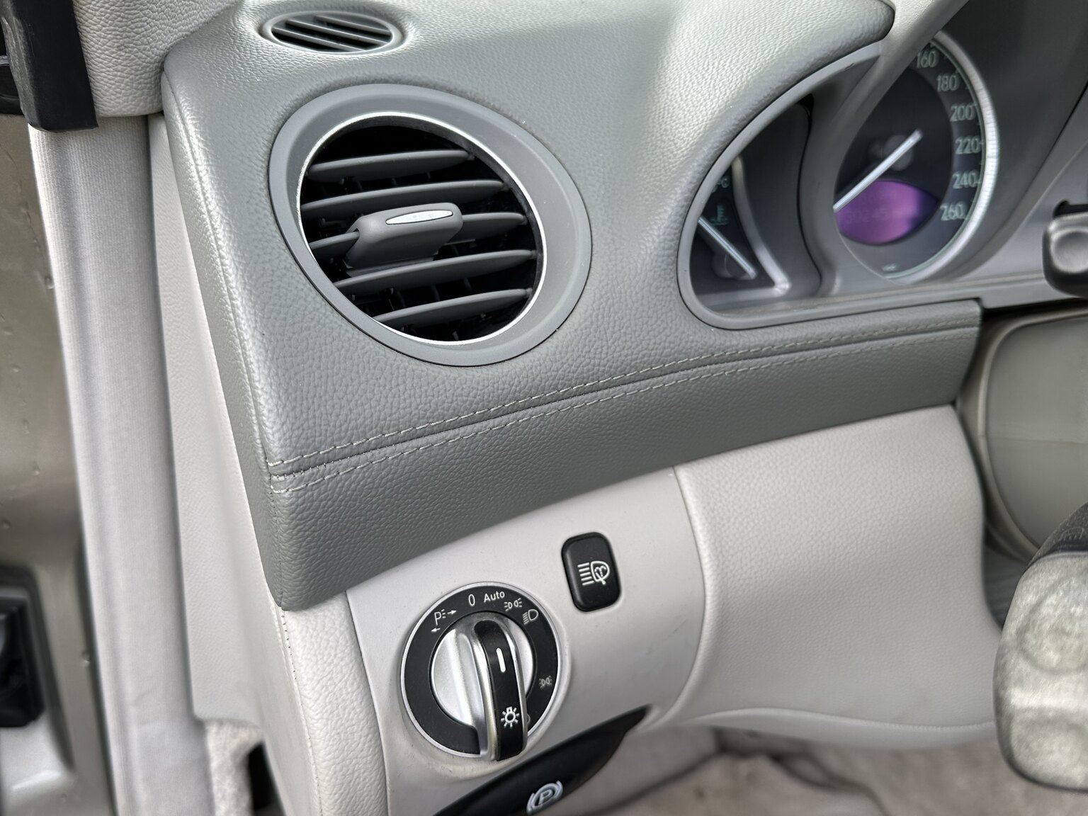 Interior image of 2003 Mercedes Benz SL 500