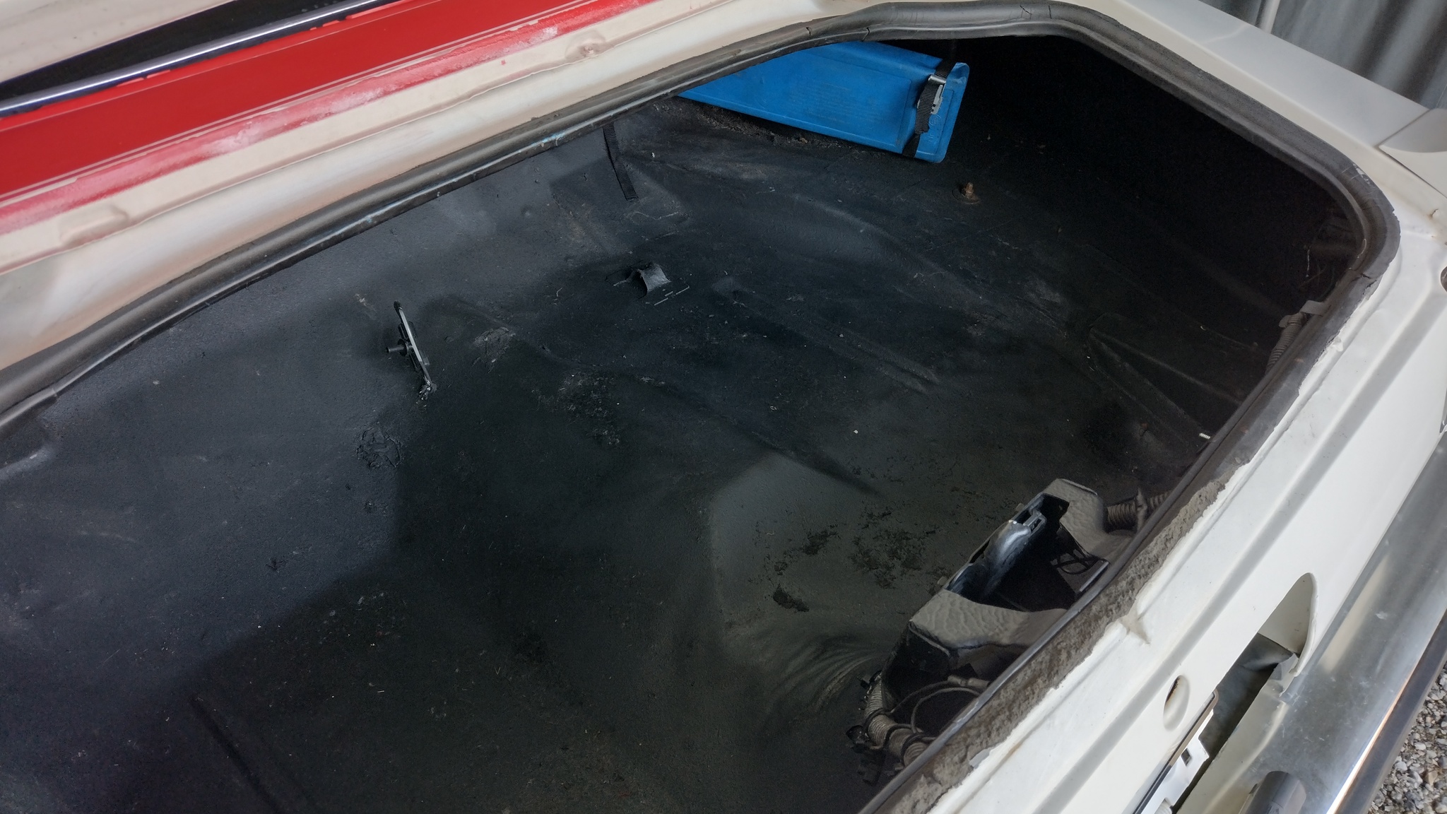 Interior image of 1975 Chevrolet Camaro 307 (13)