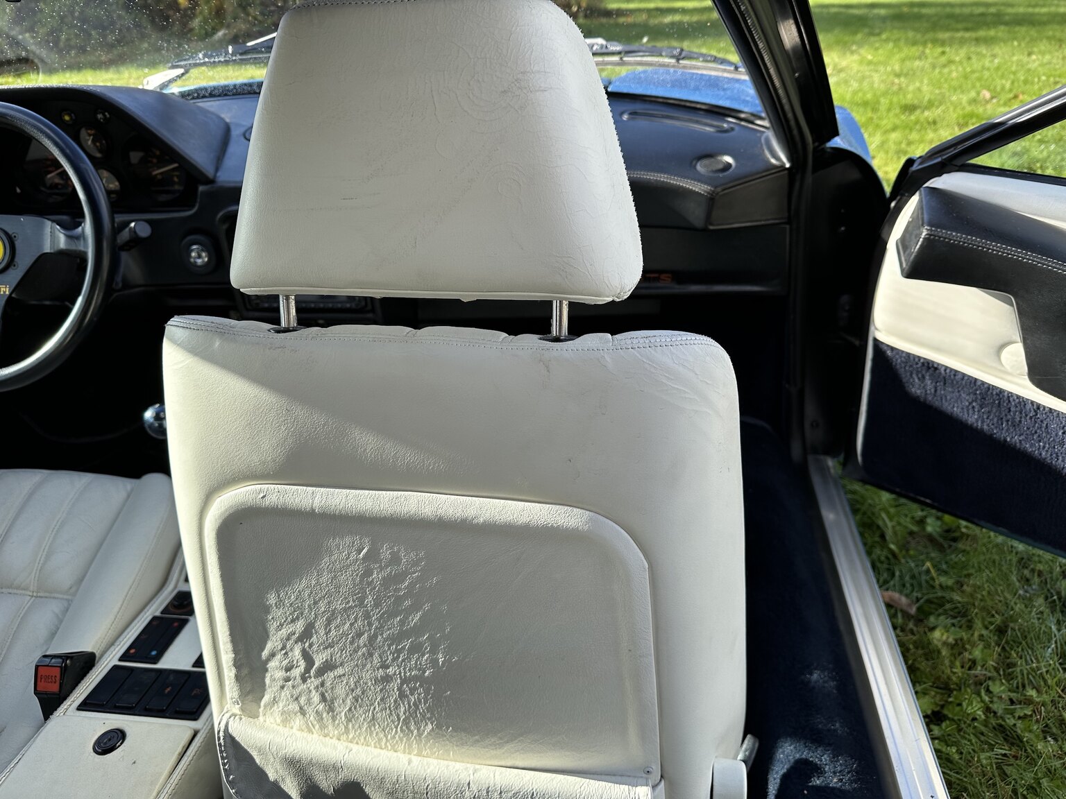 Interior image of 1986 Ferrari 328 GTS