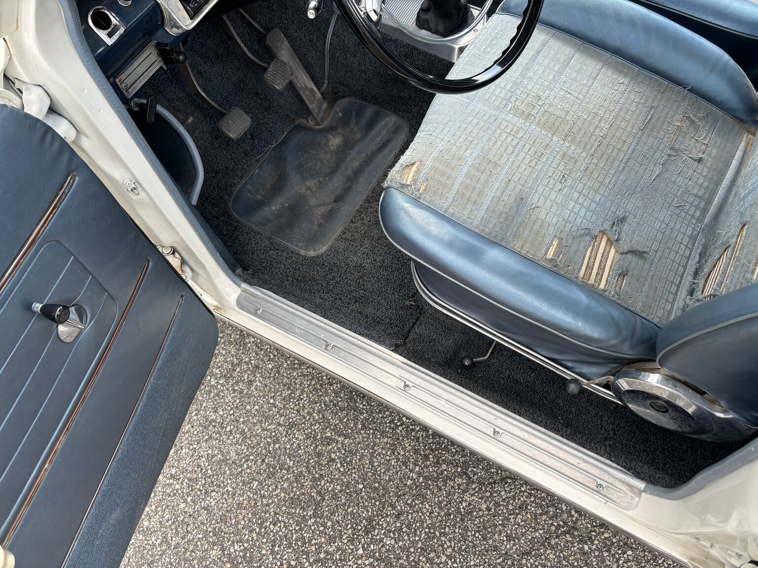Interior image of 1965 Opel Record Deluxe