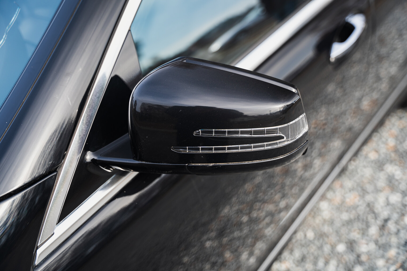 Exterior image of 2011 Mercedes-Benz S600