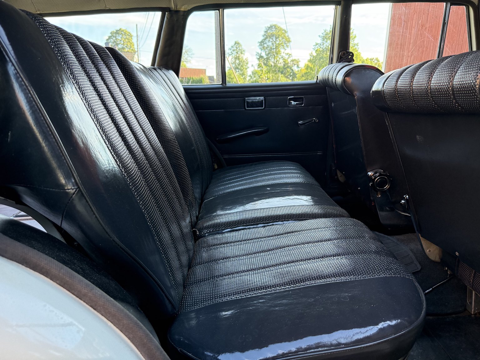 Interiörbild 1967 Mercedes-Benz 200D Safari