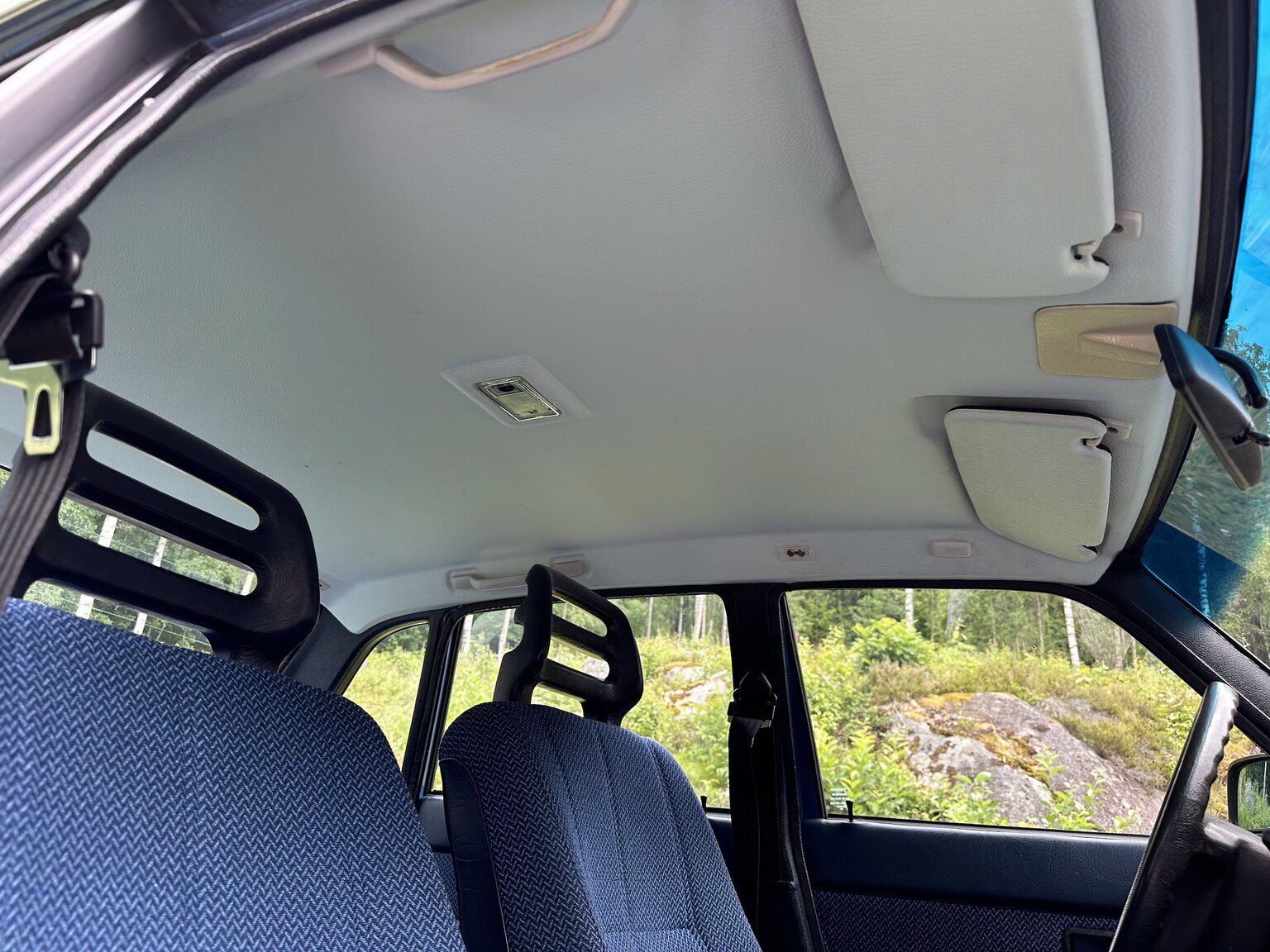 Interior image of 1986 Volvo 244