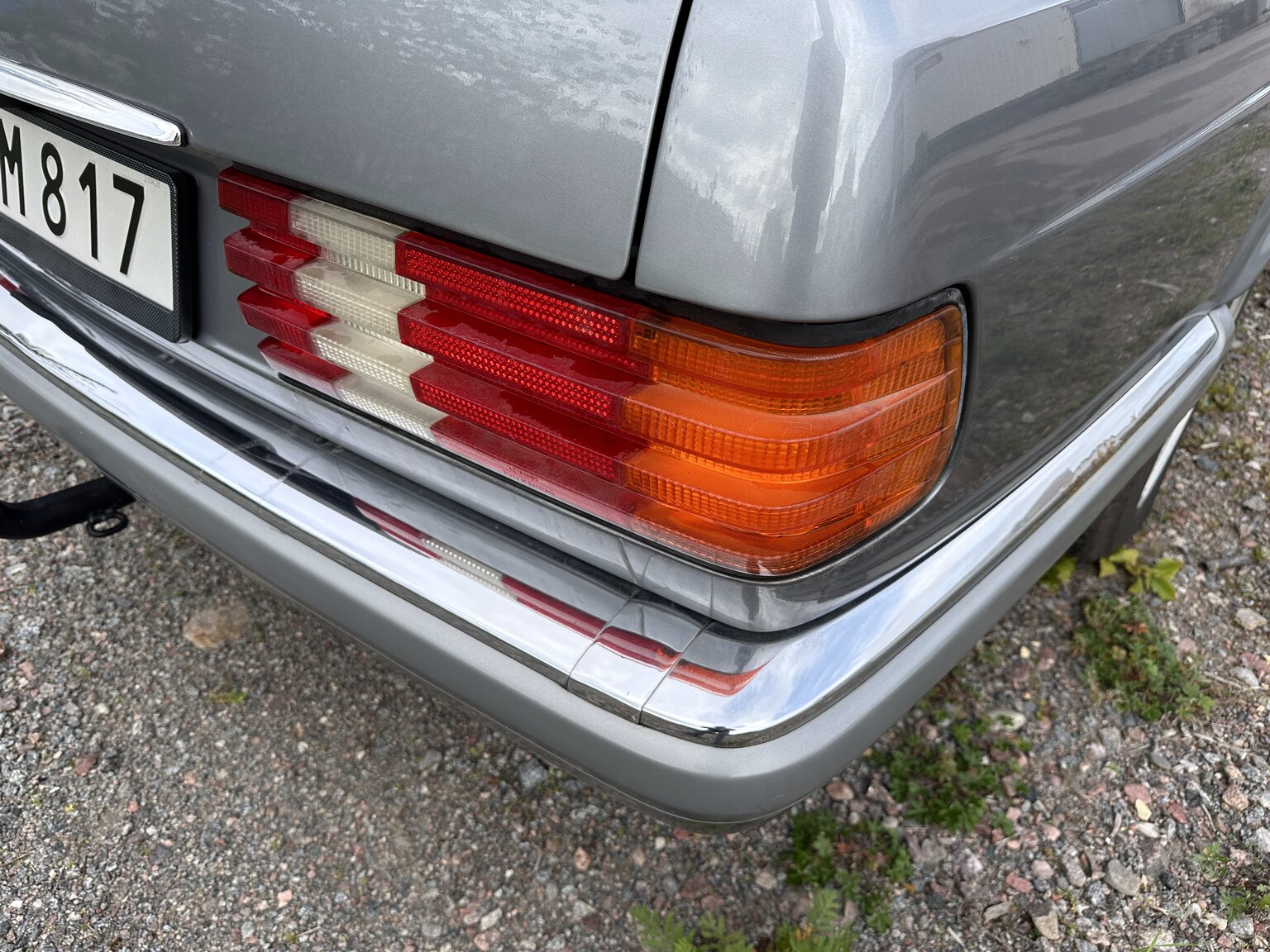 Exterior image of 1987 Mercedes 300 SE
