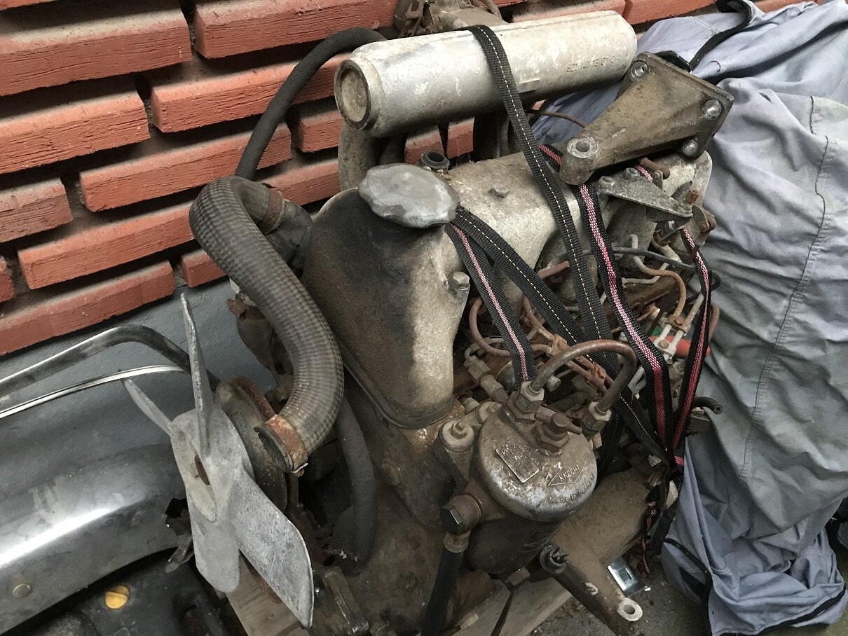 Image of 1965 Mercedes Benz 190 DC Safari mechanics