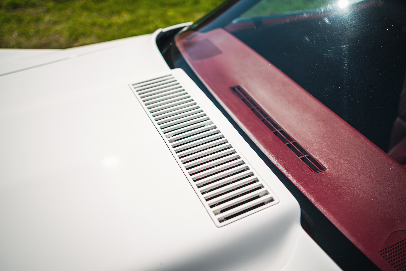 Exterior image of 1975 Chevrolet Corvette Stingray (37)