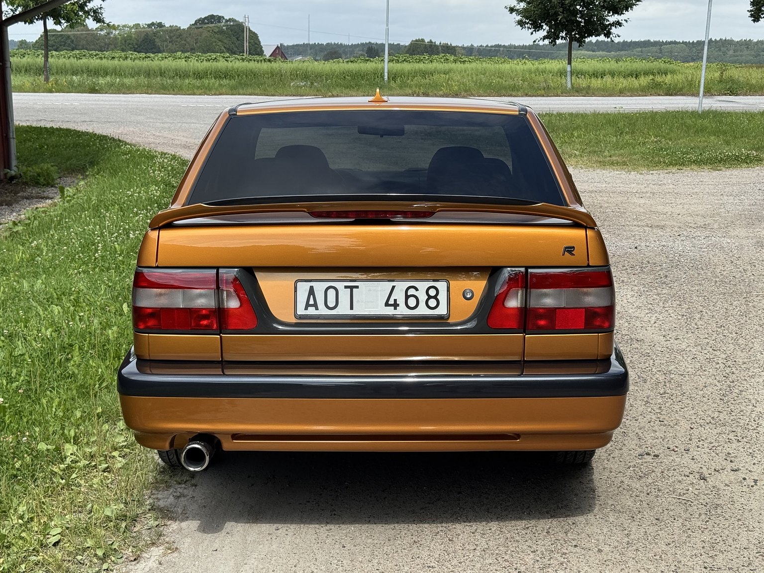 Exterior image of 1996 Volvo 850 R