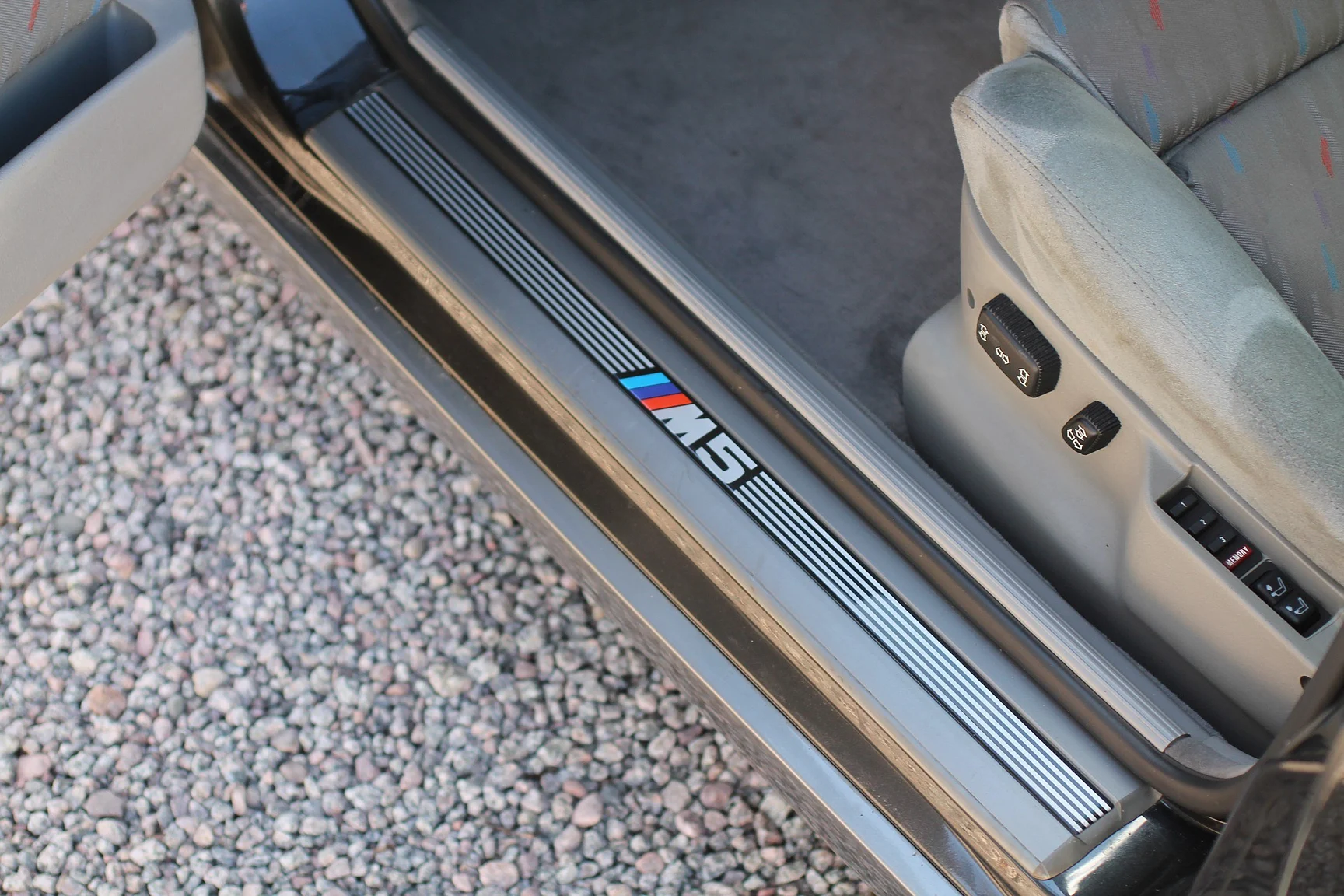 Innenraumfoto von 1993 BMW E34 M5 Touring  (30)