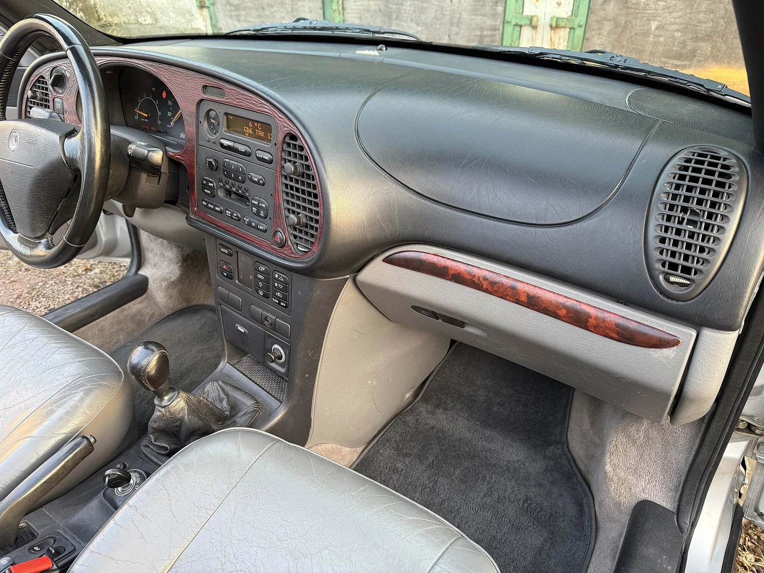 Innenraumfoto von 1996 SAAB 900 Turbo Convertible (9)