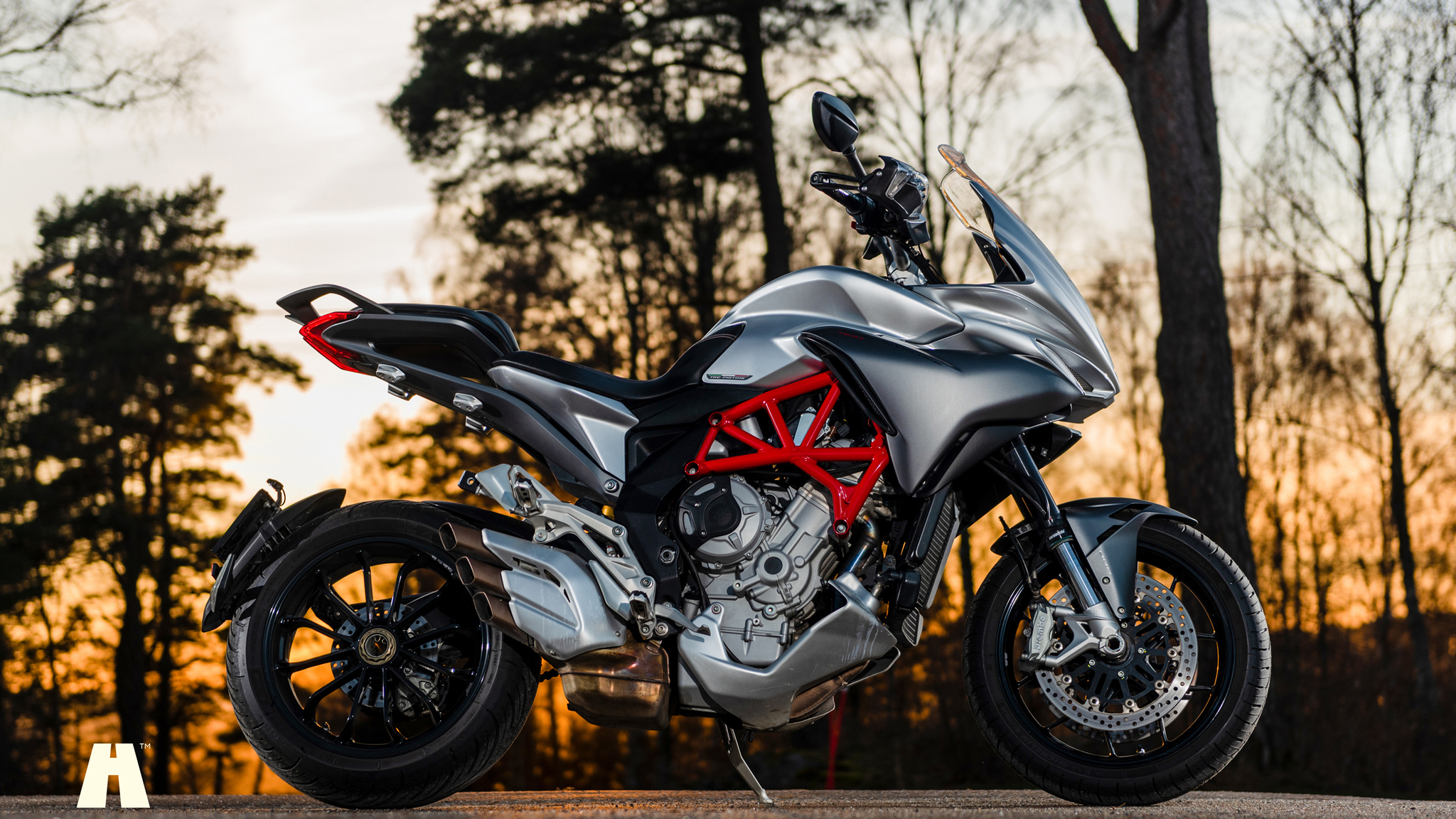 Exteriörbild på 2015 MV Agusta Veloce Turismo 800