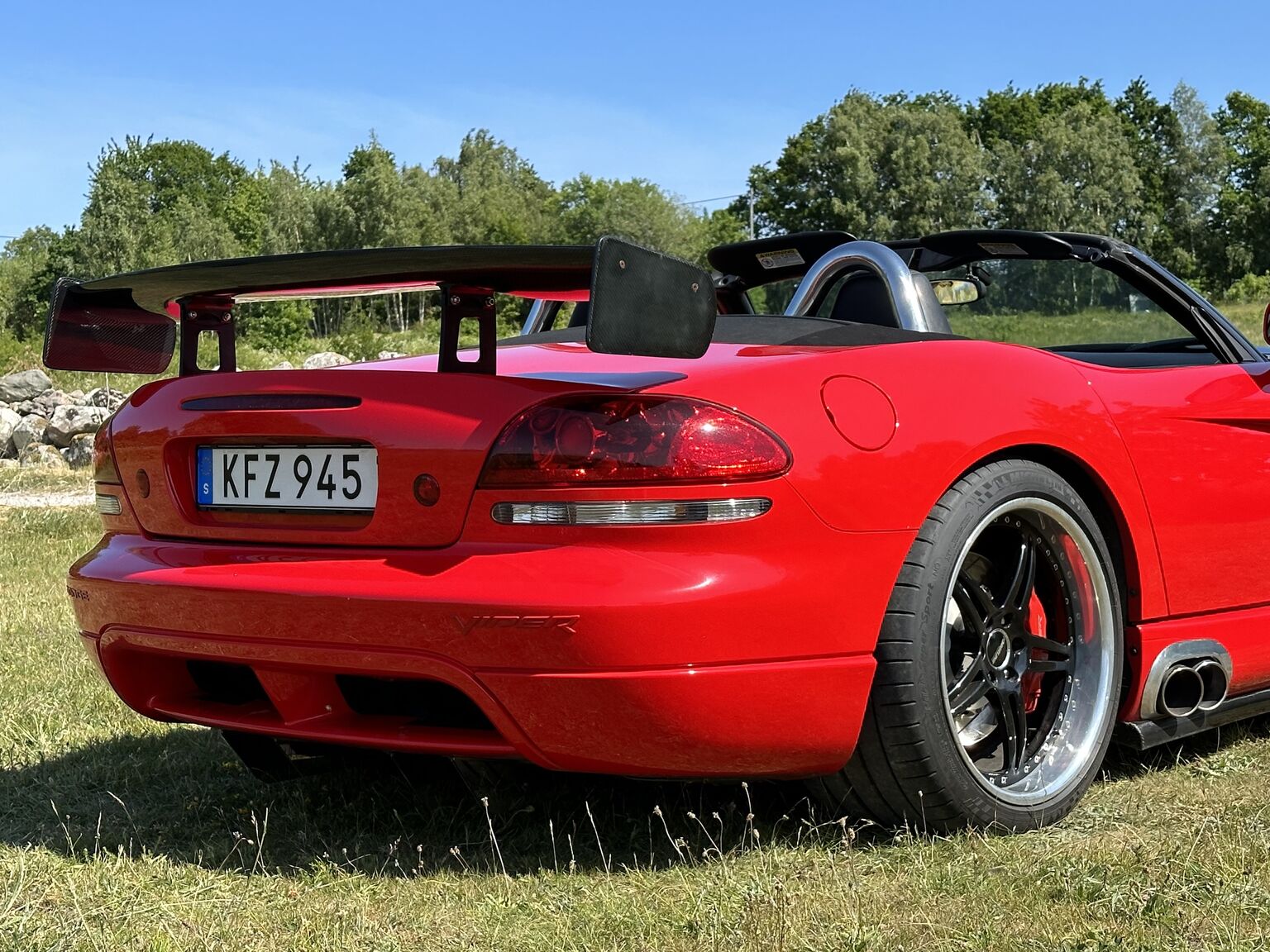 Exterior image of 2004 Dodge Viper SRT-10 (57)