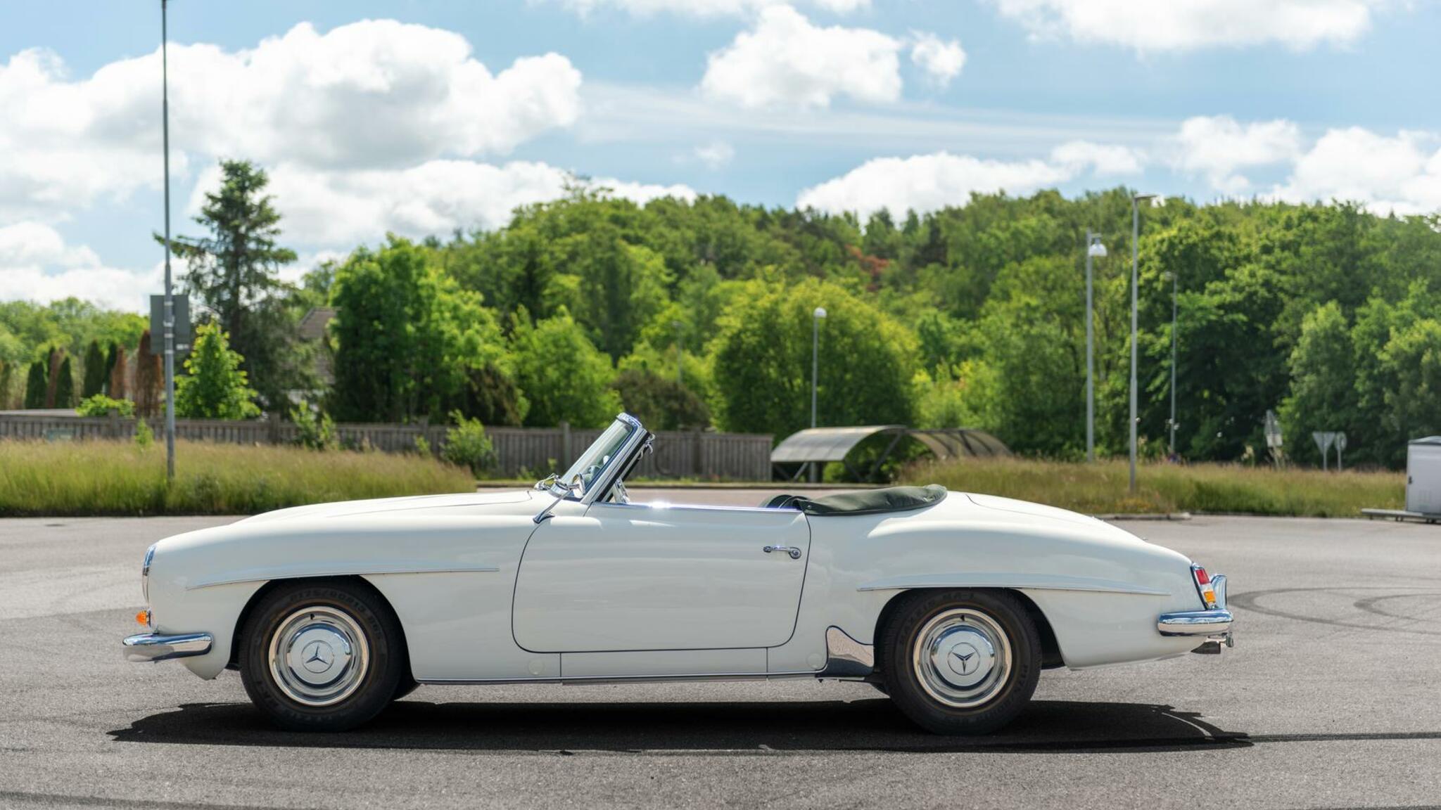 Aussenfoto 1956 Mercedes Benz 190 SL Roadster (4)