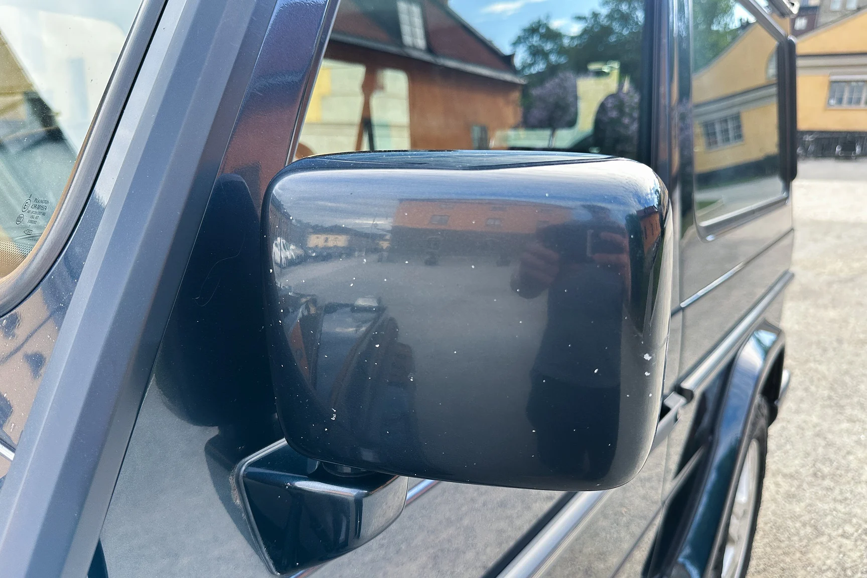 Exterior image of 2002 Mercedes-Benz G400  (74)