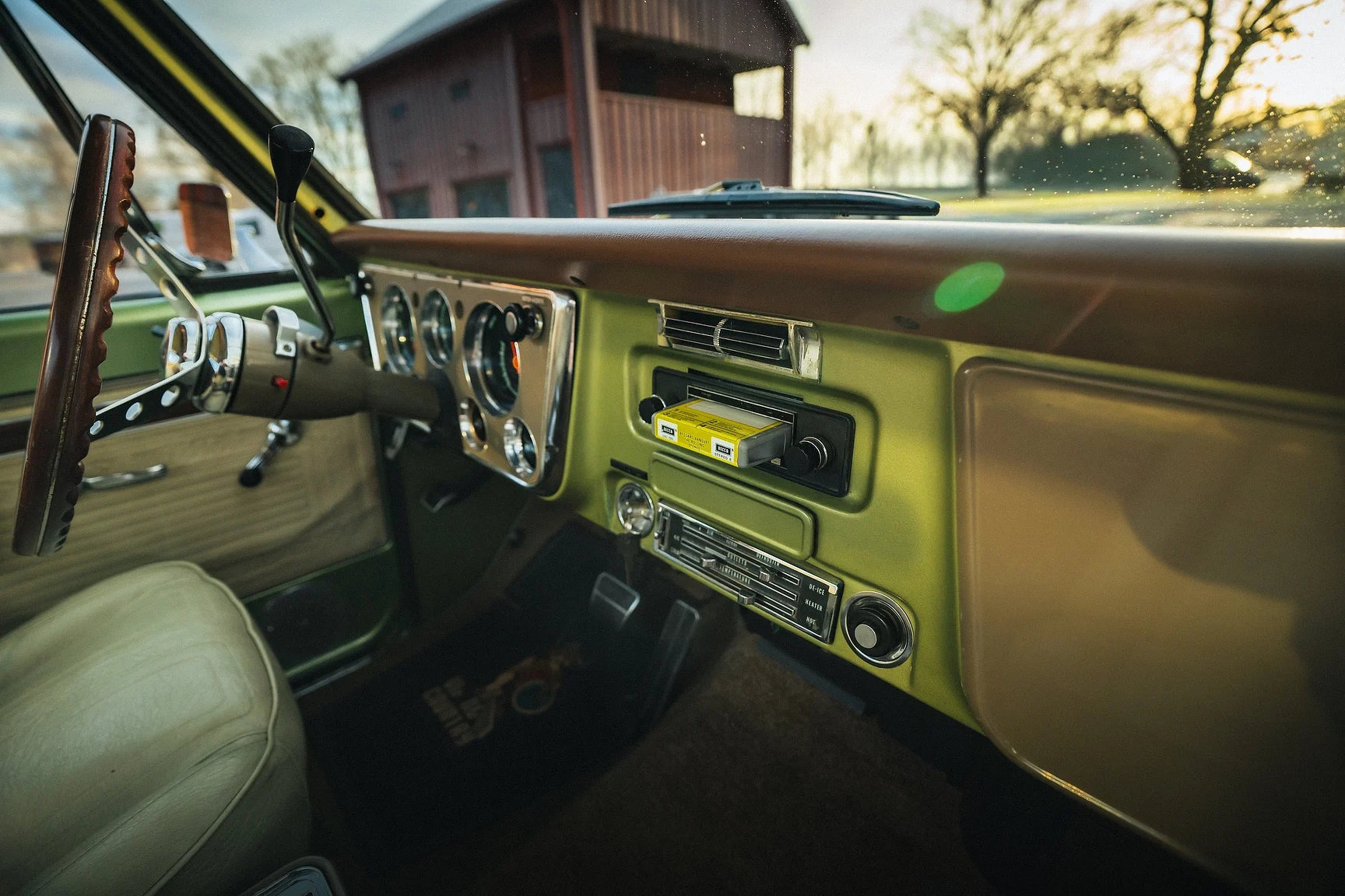 Innenraumfoto von 1970 GMC 1500 Custom Sierra Grande – NO RESERVE (36)