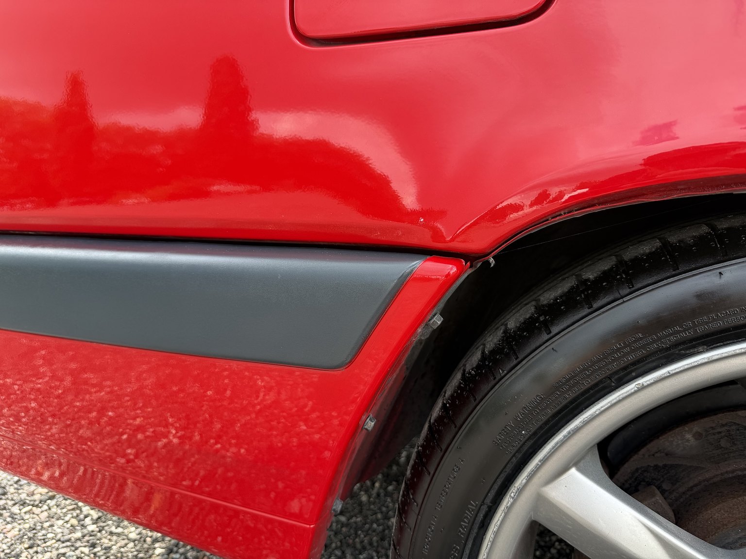 Exterior image of 1996 Volvo 850 R "T-Röd"