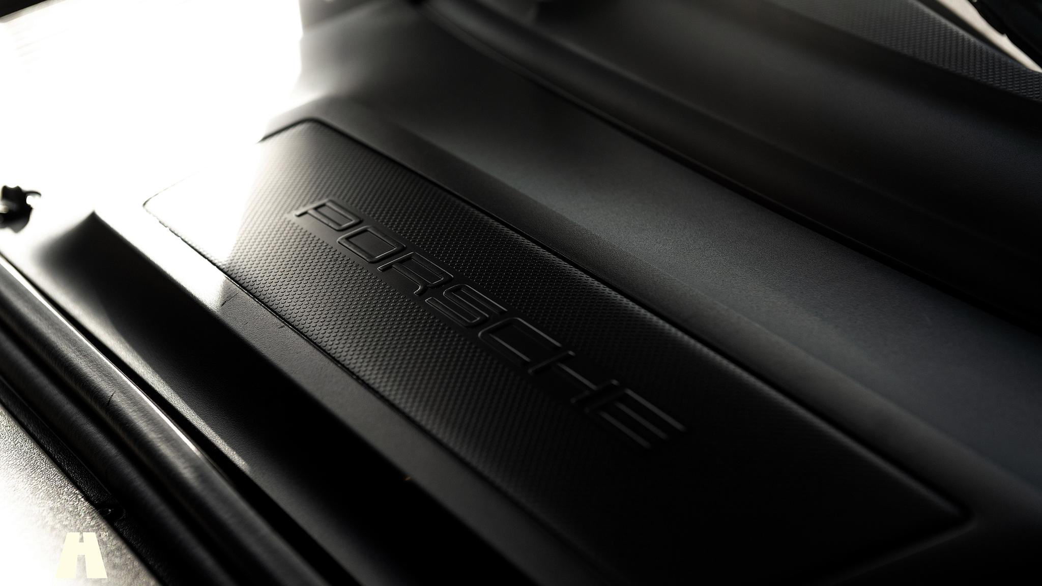 Interior image of 2007 Porsche 997 GT3 Gen 1  (31)